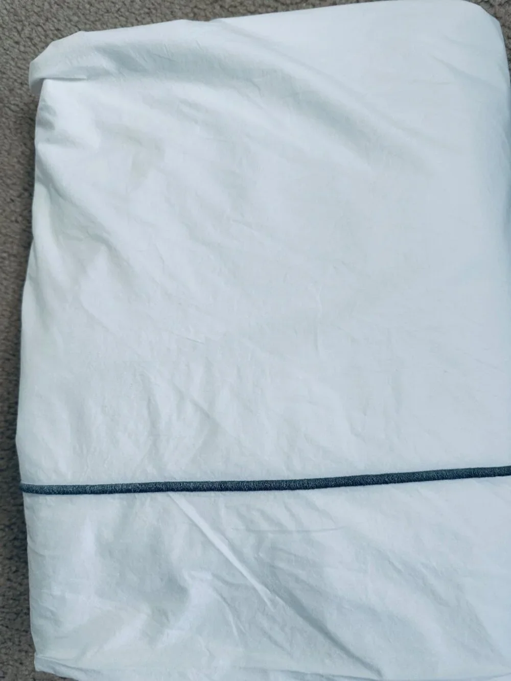 Quince Signature Organic Cotton White Duvet Cover with Gray Piping King Size